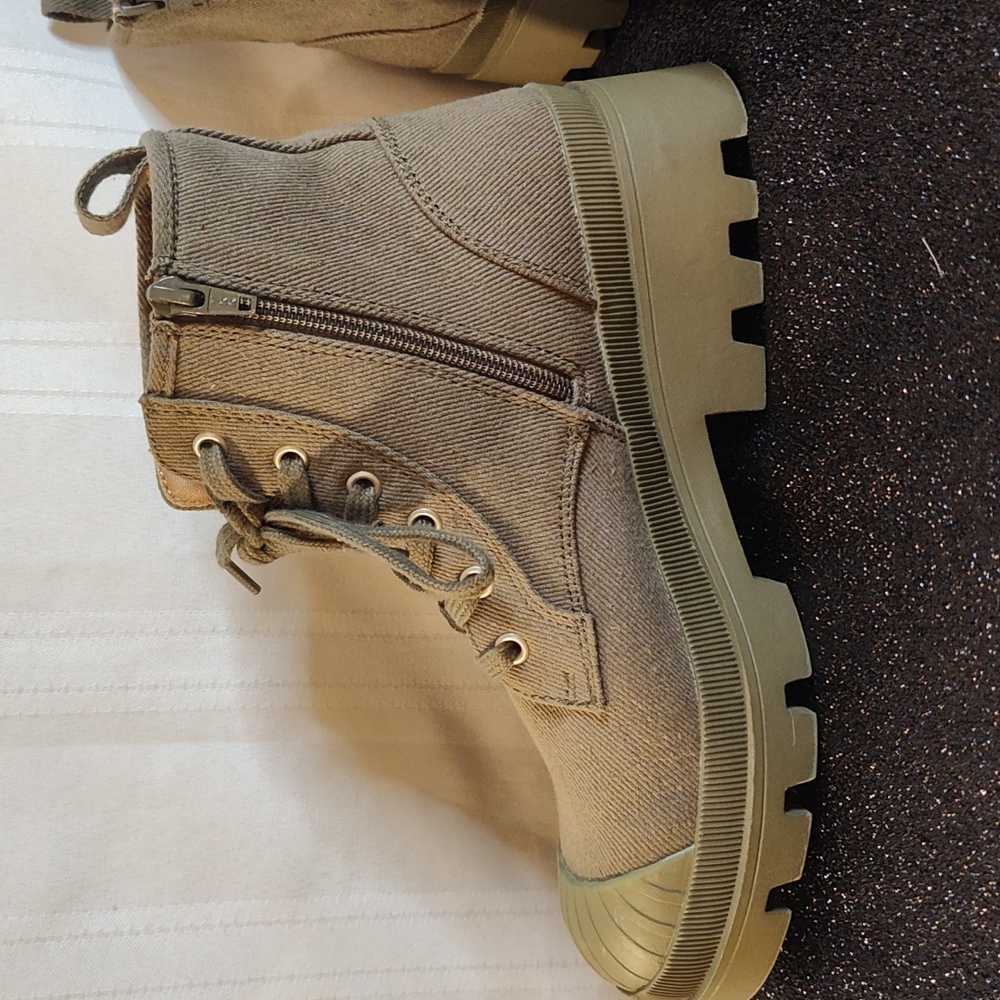 Universal Thread Sneakers - image 8